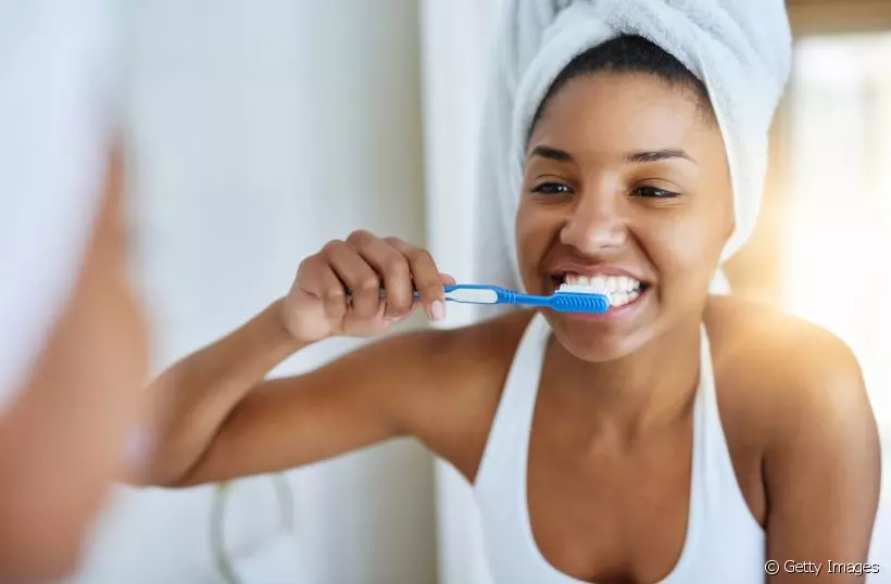 A cárie dentária é um problema mais comum do que se imagina. Mas será que ela pode ser tratada apenas com escovação? Saiba mais!