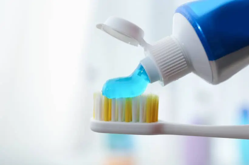 Gel dental regenerador é um produto de higiene bucal que ajuda a recuperar os minerais perdidos durante o tratamento para cárie