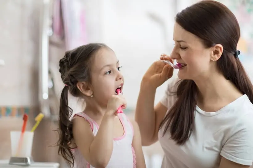 A higiene bucal de crianças com autismo deve ser feita de forma mais divertida e delicada, sempre com o acompanhamento dos pais