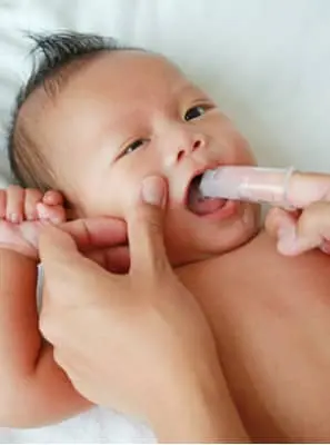 Bebê com gengiva inchada: o que pode causar isso?