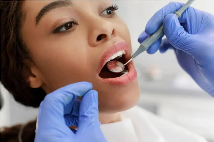 Quem tem sensibilidade nos dentes pode fazer clareamento, desde que o caso tenha sido avaliado anteriormente por um dentista 