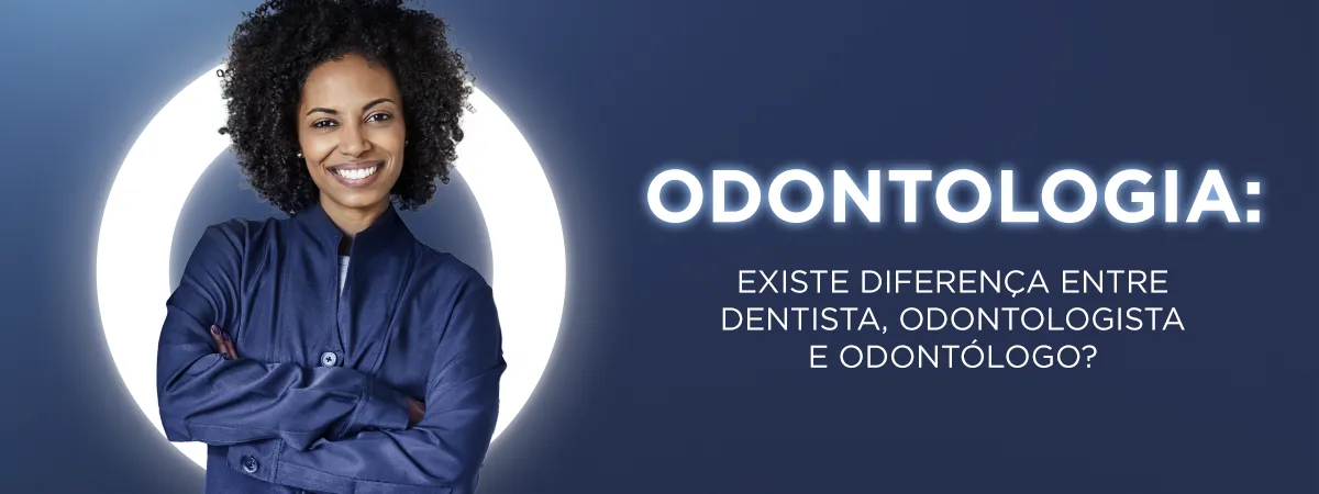 Profissional sorridente em traje de odontologia com um texto que questiona a diferença entre dentista, odontologista e odontólogo
