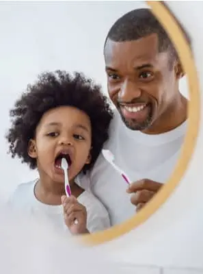 Como incentivar a criança que não gosta de escovar os dentes