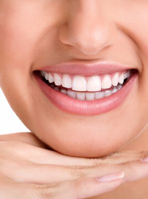 5 mitos e verdades sobre clareamento dental que você precisa saber