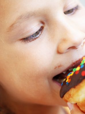 Cárie dentária: açúcar pode ser o vilão para a saúde infantil