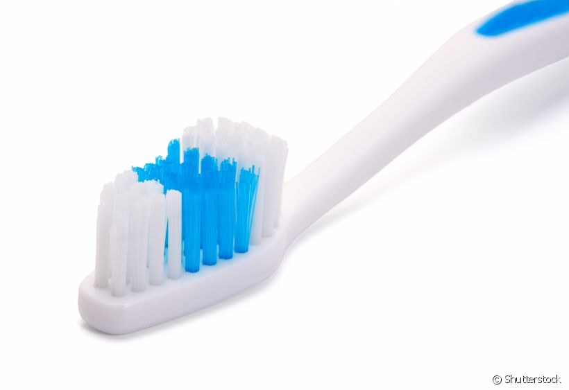 Trocar a escova de dente é importante para manter uma boa escovação e preservar a saúde bucal do paciente. Você sabe o momento ideal para substituir a sua?