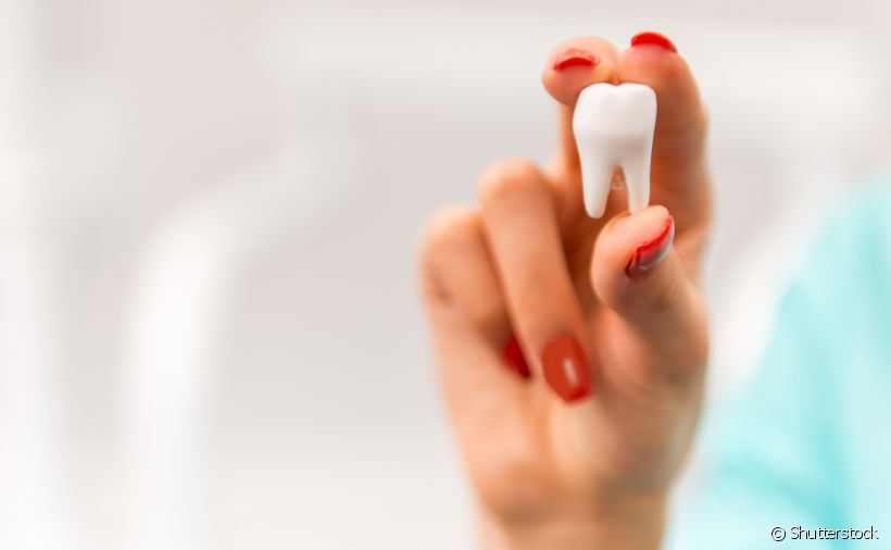 Muitas são as dúvidas quando se fala em tratamento de canal. Uma delas é se o procedimento enfraquece o dente. A profissional Heloísa Crisóstomo esclarece o assunto