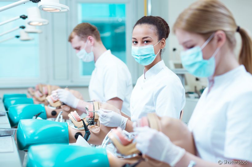 Ser dentista vai além de cuidar dos dentes. E essa é uma das inspirações de três estudantes nesse futura profissão