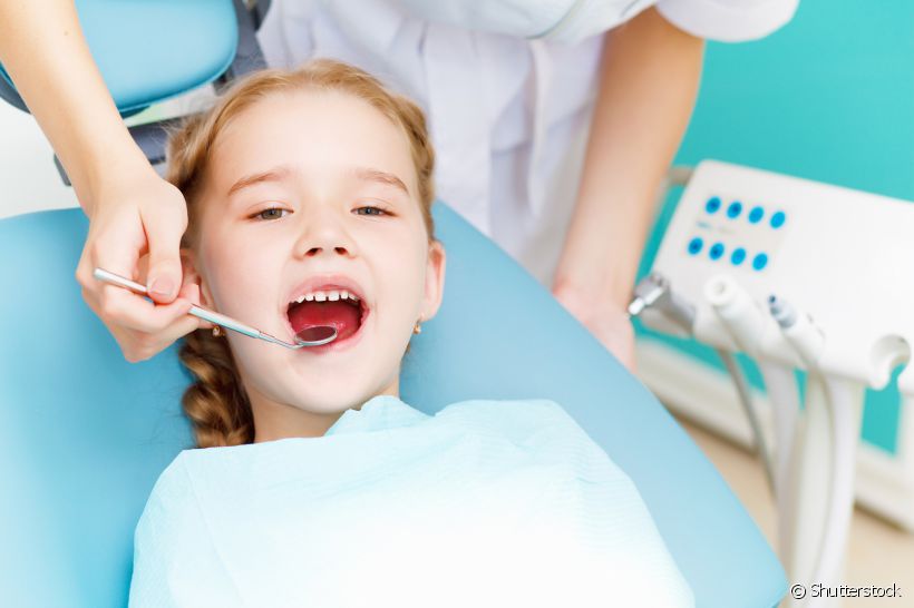 Se seu filho tem receio de ir à primeira consulta com o dentista, é importante tratar esse caso com todo cuidado e o odontopediatra pode ajudar muito neste momento. Descubra como