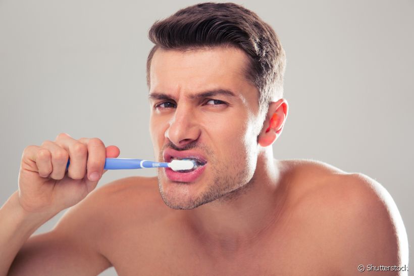 Escovar os dentes é sinônimo de força para você? Então é melhor rever esse hábito e saber todas as desvantagens que ele proporciona. O Sorrisologia listou algumas