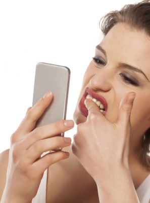 Manchas nos dentes: 4 formas de evitar