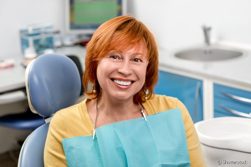 A falta de um ou mais dentes na boca é bem desagradável. Muita gente prefere a colocação do implante dentário como tratamento. Mas será todo mundo pode passar por essa técnica?