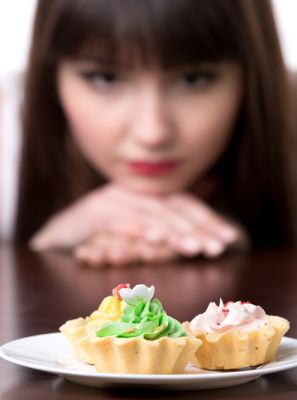 Dieta com restrição de açúcar diminui chances de surgir cárie?