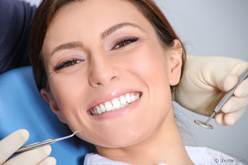 Você quer realizar um procedimento dental estético, entretanto, está em tratamento da periodontite. Será que isso impossibilita a realização?