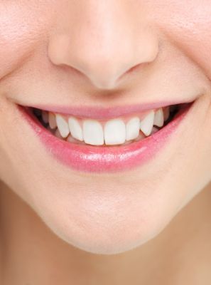 Como uma mandíbula quebrada pode afetar a saúde bucal?