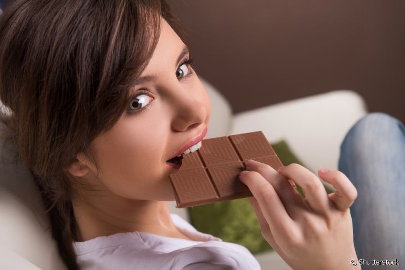 Você sabia que o principal fator prejudicial para a saúde bucal é a frequência de ingestão de doces? O especialista tira dúvidas sobre o assunto
