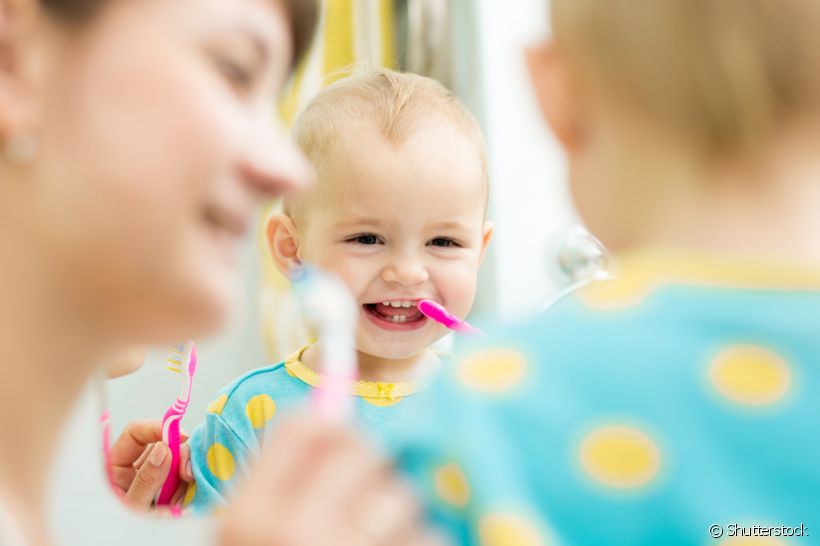 Os cuidados com a saúde bucal do bebê devem começar desde cedo. Saiba quais são as principais medidas a serem tomadas para proteger o sorriso dos pequenos  
