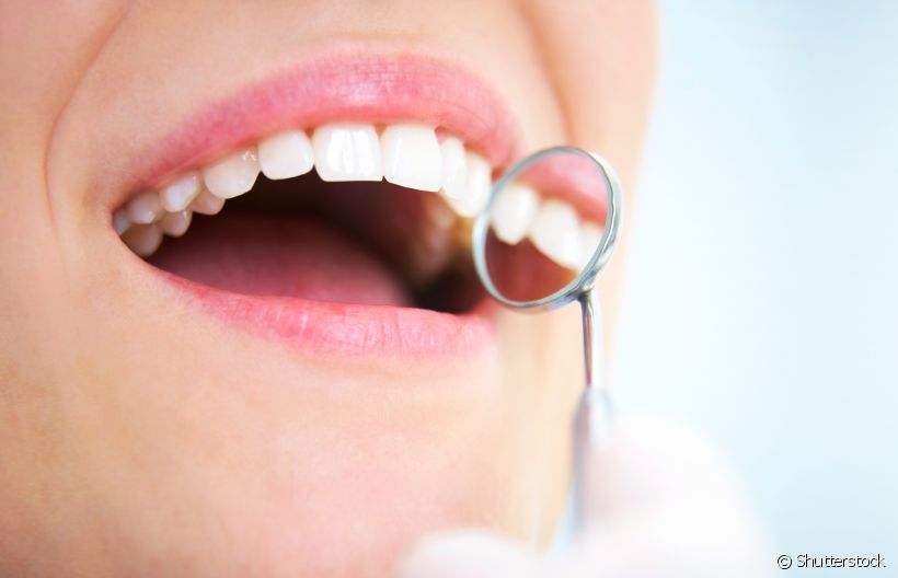 Você tem percebido a perda do esmalte dentário quando sorri? O especialista tira dúvidas sobre o assunto e comenta sobre os perigos desse acontecimento