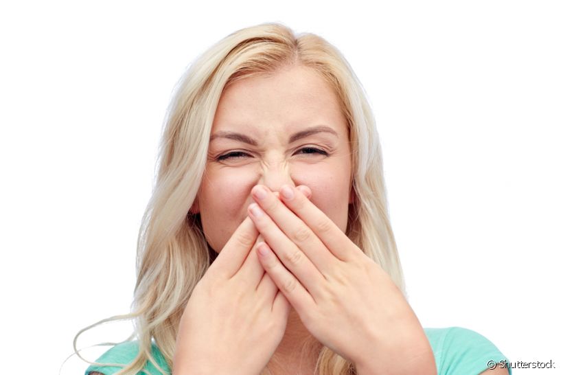 Está com problemas de mau hálito? Pode ser um problema causado pelo acúmulo de tártaro nos dentes. Entenda mais sobre o assunto!