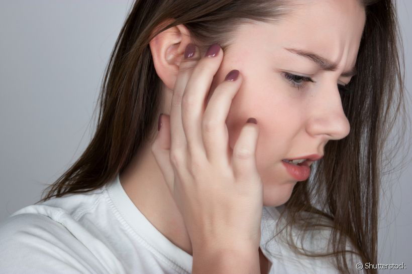Está sentindo dores no ouvido e não sabe qual o motivo? Saiba a relação que esse quadro pode ter com problemas odontológicos