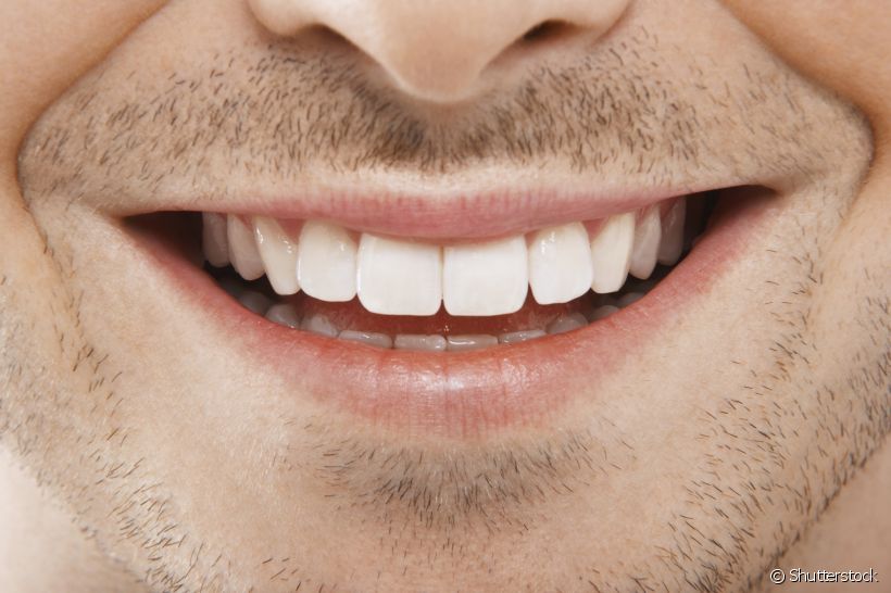 O acúmulo de placa e tártaro nos dentes pode resultar em graves consequências para a sua saúde bucal. Invista em uma boa higiene e fique longe desse problema!