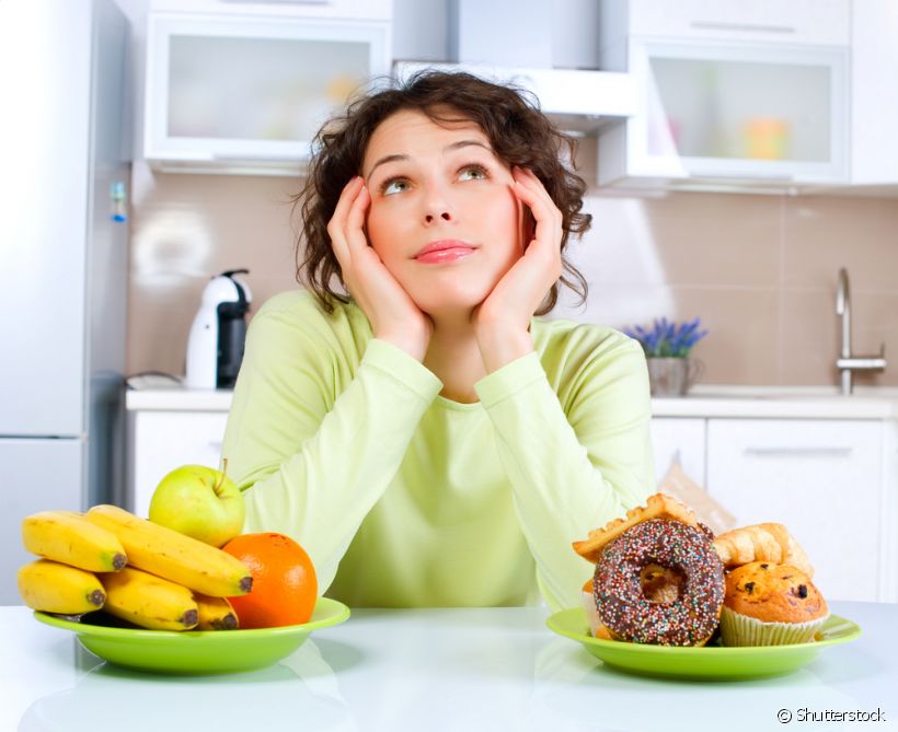 Alguns alimentos podem ser vilões para sua saúde bucal. A estomatologista trouxe explicações sobre essa relação e exemplos
