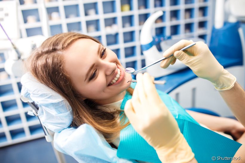 O que é necessário fazer quando seu dente já passou por um tratamento de canal, mas os sintomas ainda persistem? O profissional Silvio Pardo explica ao Sorrisologia