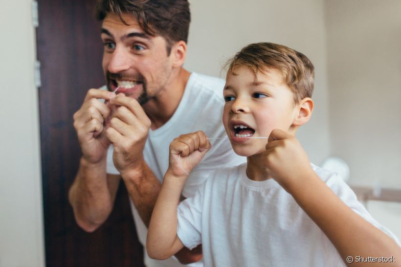 Você é um exemplo para seu filho! Veja como é importante manter-se por perto nos ensinamentos sobre higiene bucal