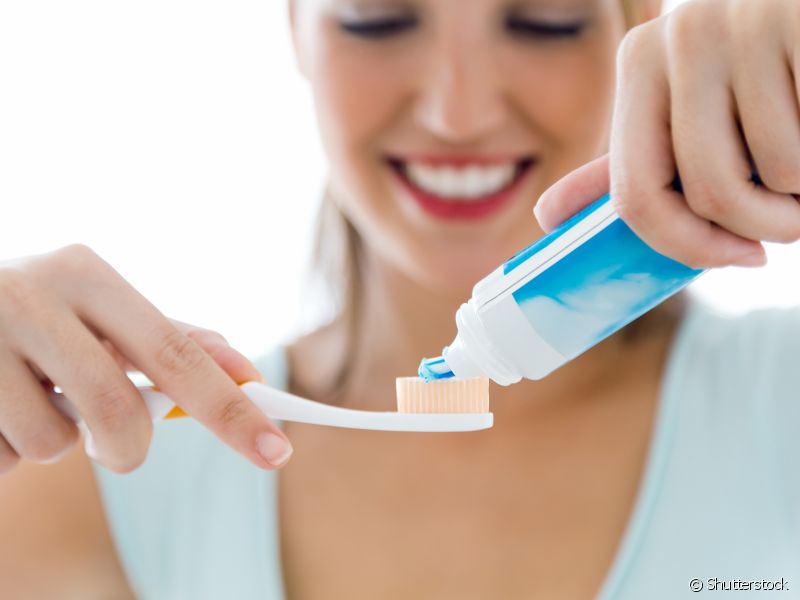 Utilize cremes dentais dessensibilizantes;