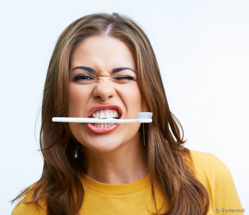 Será que a sua técnica de escovação dental é adequada? Um simples descuido pode trazer complicações para a saúde da sua gengiva. Entenda!