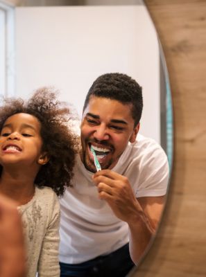 Conheça 4 técnicas que ajudam a escovar os dentes antes de dormir