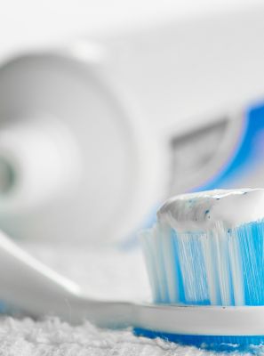 Creme dental: saiba como o item ajuda tanto na prevenção como no tratamento para a sensibilidade