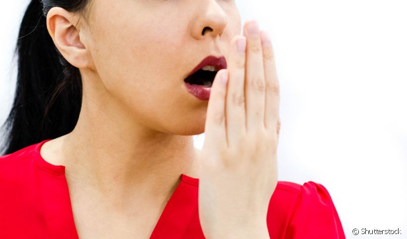 Você sabia que a respiração pela boca pode te deixar com máu hálito? Saiba o que fazer!