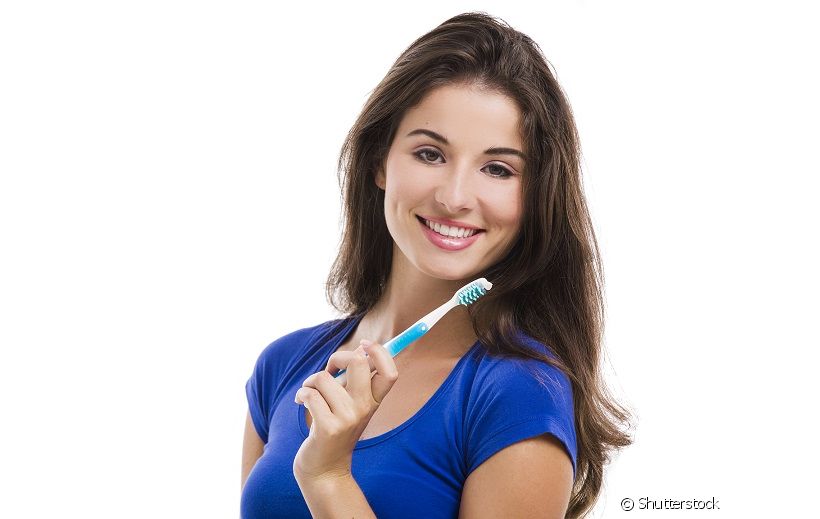 Já ouviu falar que escovar os dentes ao acordar era melhor do que deixar a higienização para depois do café da manhã? Nesse assunto, há muitos sensos comuns envolvidos! Por isso, perguntamos a uma profissional qual é o mais indicado