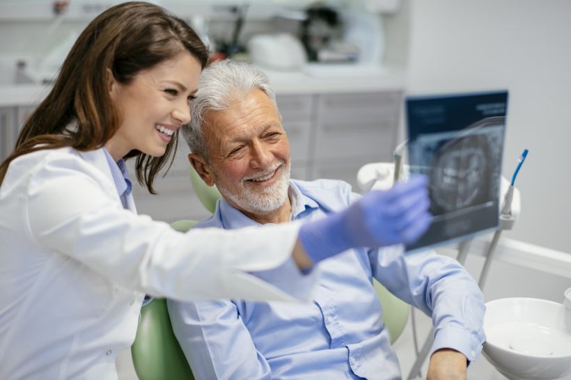 Será que a periodontite pode ter ligação com o mal de alzheimer? O Sorrisologia esclarece essa dúvida para você