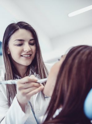 Tratamento de canal passo a passo: veja como se preparar para a cirurgia e cuidar do dente afetado