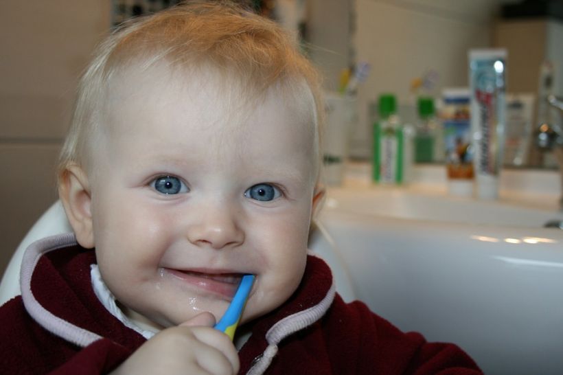 Você sabe o que são dentes natais? Saiba tudo sobre os dentinhos dos bebês, por que aparecem e se é preciso removê-los!