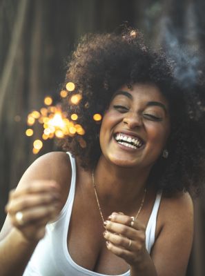 5 formas de deixar os dentes mais brancos para começar o ano com um sorriso brilhante