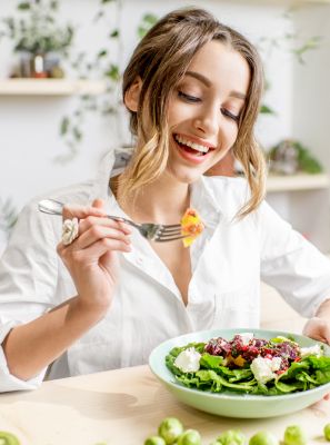 Dieta vegetariana pode influenciar na saúde bucal? Especialista explica