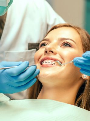 Posso fazer manutenção do aparelho ortodôntico em outro dentista?