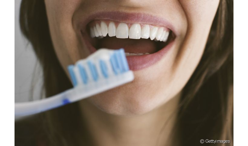 Além de higienizar o sorriso e prevenir doenças bucais, o creme dental pode regenerar os dentes. Entenda como isso é possível