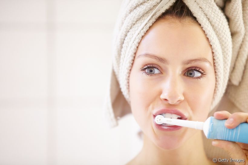 Será que a escovação dental com escova elétrica pode machucar a gengiva? Entenda!