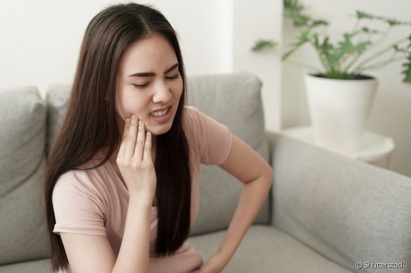 Dor na mandíbula é sinal de algum problema, porém, nem sempre significa uma DTM. Veja outras possíveis causas