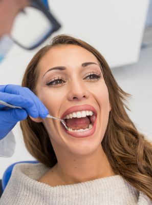 Como saber se o bloco no dente está alto? Aprenda a identificar o problema na prótese dentária