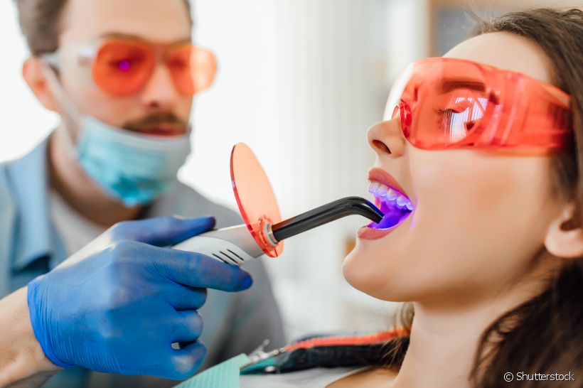 Entenda como a terapia fotodinâmica pode ser utilizada na odontologia e os benefícios dessa técnica para sua saúde bucal
