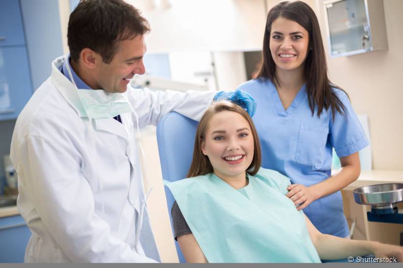 A visita frequente ao dentista é a forma mais correta de diagnosticar qualquer problema e resolvê-los o quanto antes