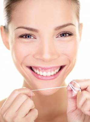Fio dental: por que tantas pessoas ainda têm dificuldade em usar? -  sorrisologia