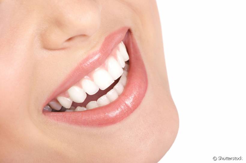 Você sabia que a lente de contato dental preserva toda estrutura natural dos seus dentes? Isso é só um dos benefícios dessa técnica. Conheça mais sobre eles