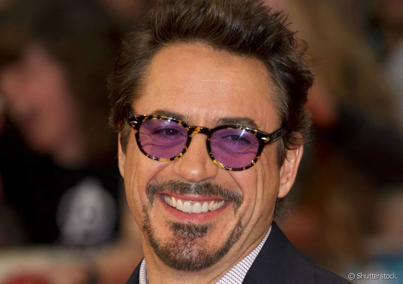 O charmoso ator não costuma sorrir muito para as câmeras, mas quando Robert Downey Jr. resolve mostrar os dentes o close é certo!