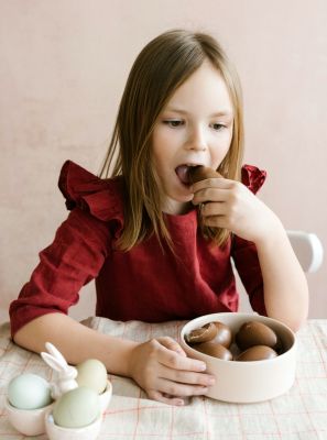 Páscoa: chocolate mancha os dentes?
